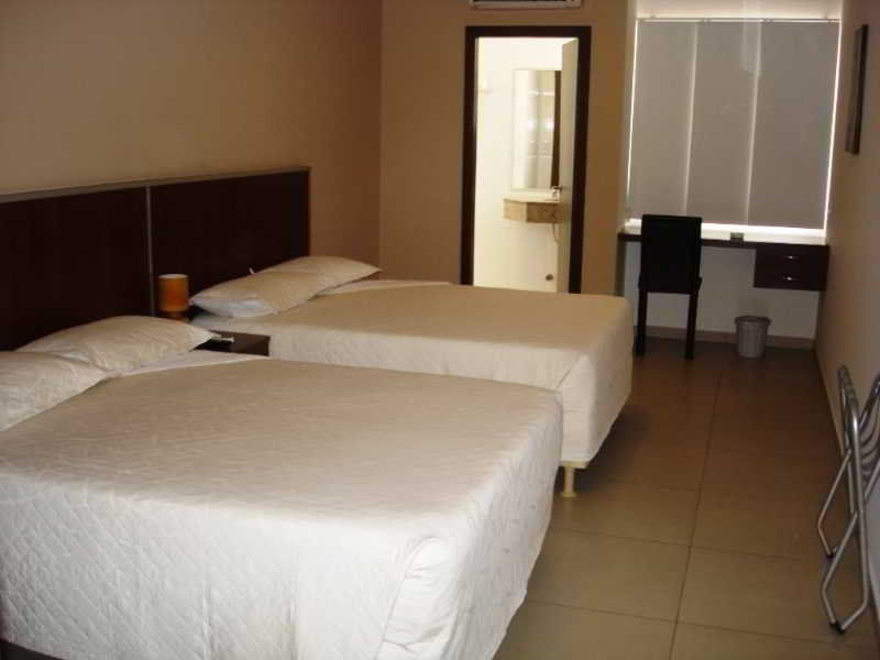 סנטה קרוז דה לה סיירה Torre Hotel Ejecutivo מראה חיצוני תמונה